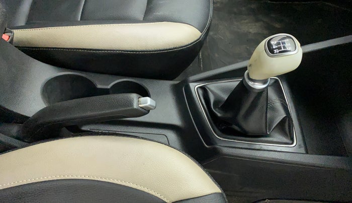 2016 Hyundai Elite i20 ASTA 1.2 (O), CNG, Manual, 98,801 km, Gear Lever