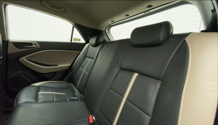 2016 Hyundai Elite i20 ASTA 1.2 (O), CNG, Manual, 98,801 km, Right Side Rear Door Cabin