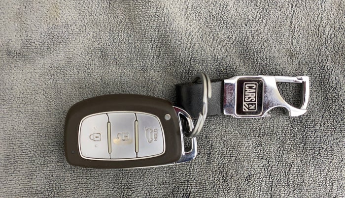 2016 Hyundai Elite i20 ASTA 1.2 (O), CNG, Manual, 98,801 km, Key Close Up