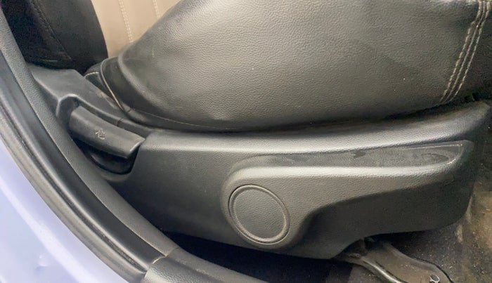 2016 Hyundai Grand i10 ASTA (O) 1.2 KAPPA VTVT, Petrol, Manual, 95,606 km, Driver Side Adjustment Panel