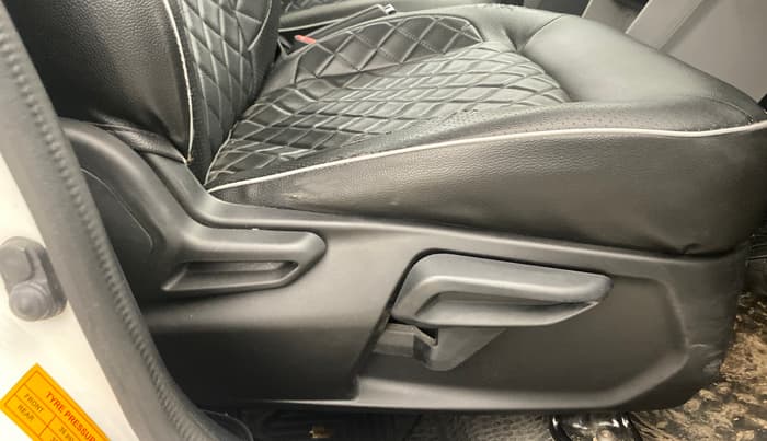 2020 Tata Tiago XZ PLUS PETROL, Petrol, Manual, 63,476 km, Driver Side Adjustment Panel