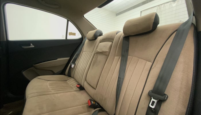 2014 Hyundai Xcent S 1.2, Petrol, Manual, 39,919 km, Right Side Rear Door Cabin