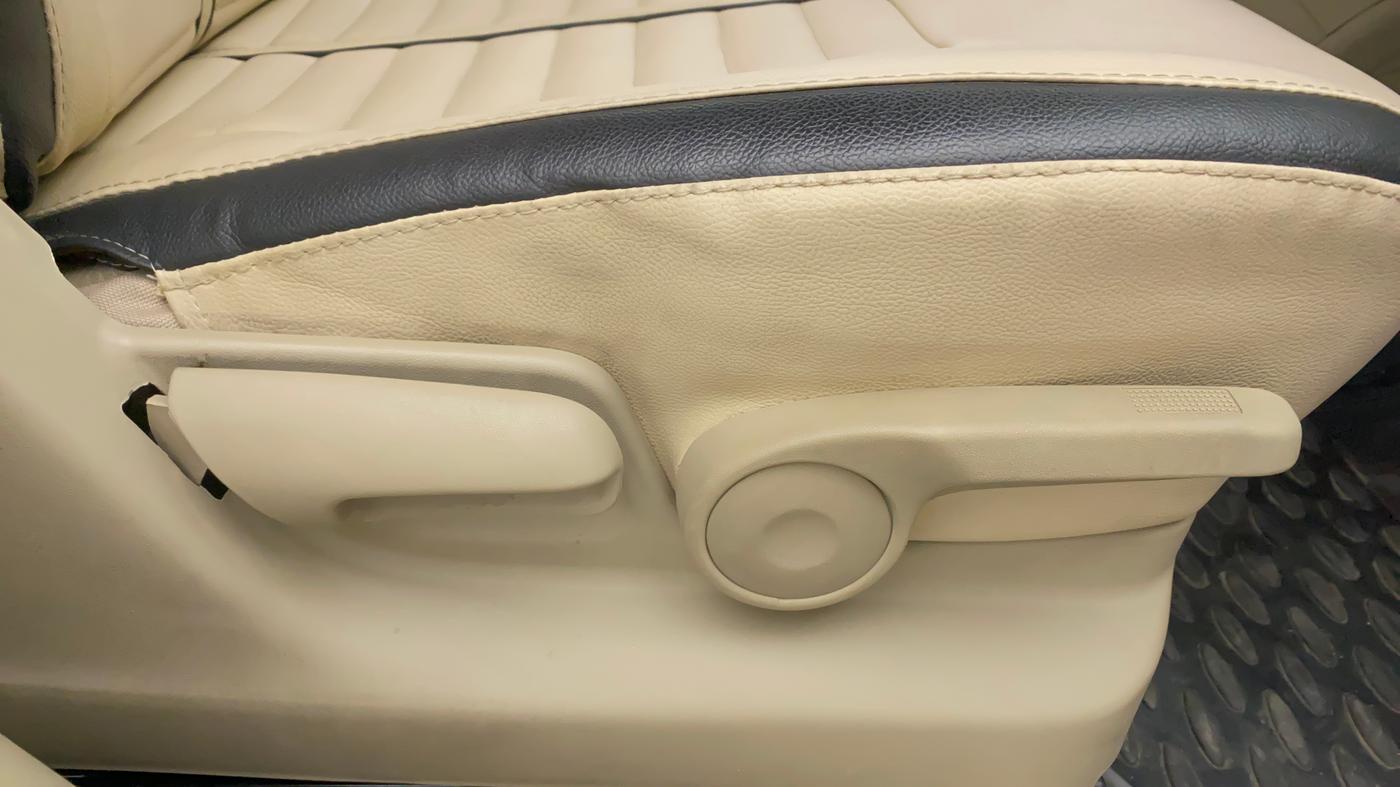 2018 Maruti Ertiga ZXI, Petrol, Manual, 37,249 km, Driver Side Adjustment Panel