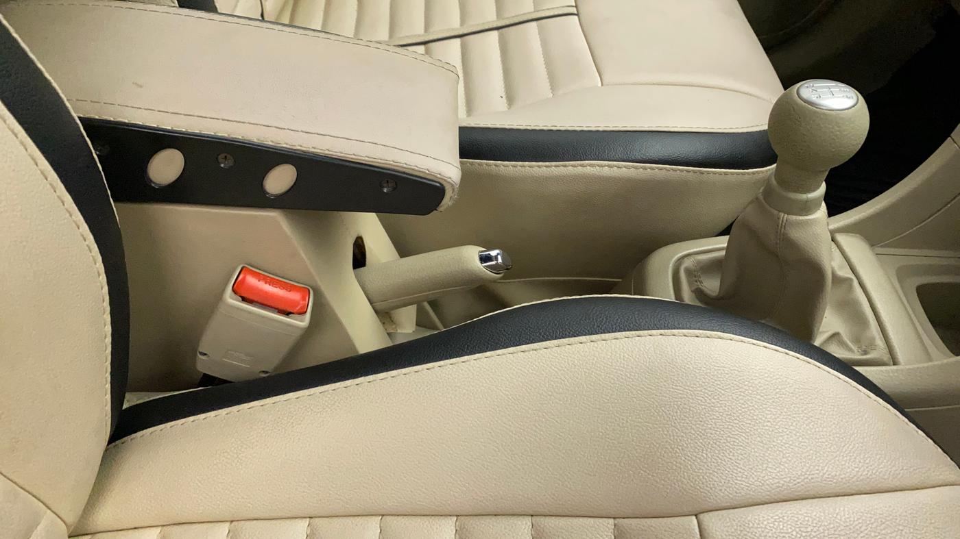 2018 Maruti Ertiga ZXI, Petrol, Manual, 37,249 km, Gear Lever