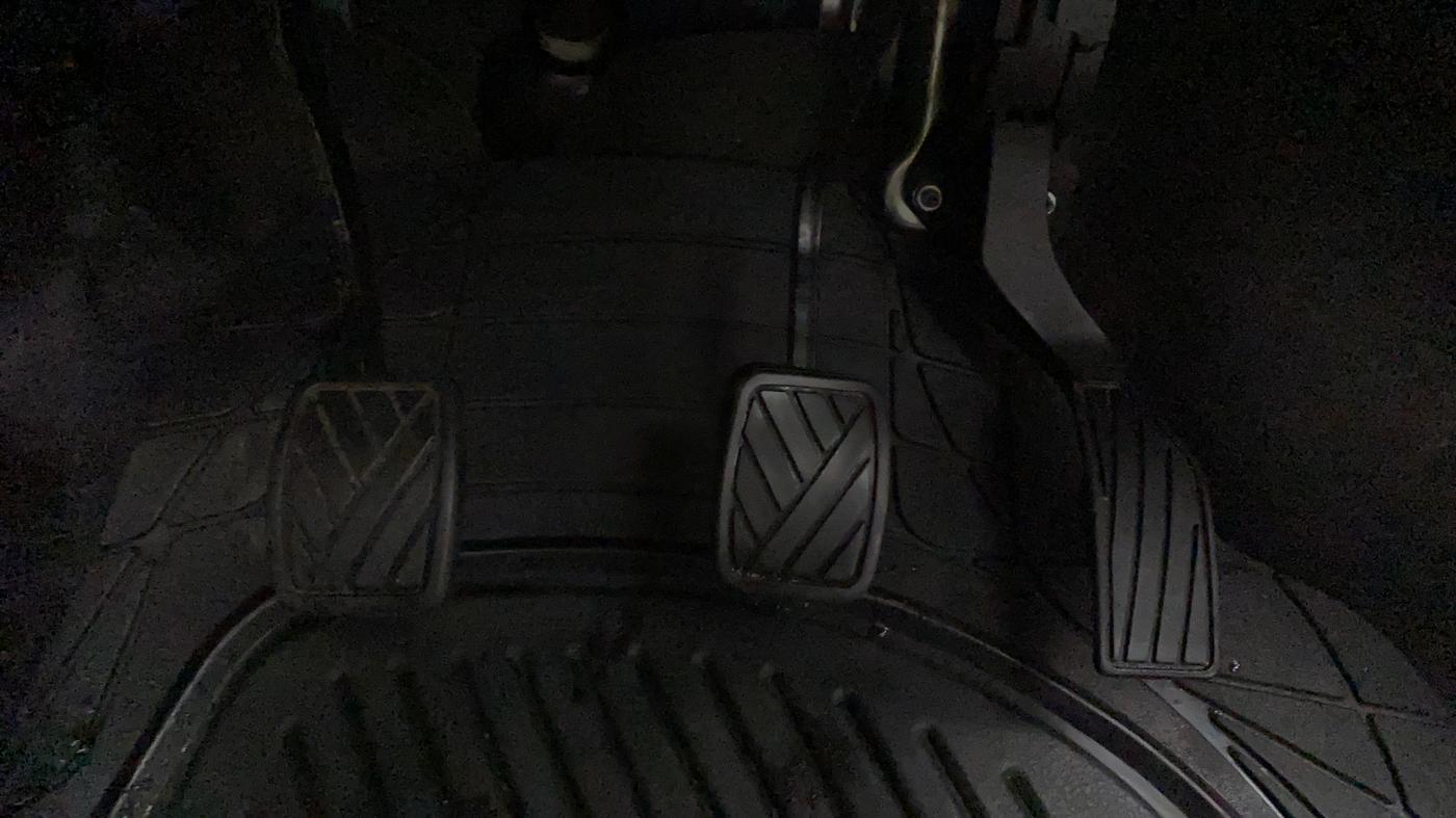 2018 Maruti Ertiga ZXI, Petrol, Manual, 37,249 km, Pedals