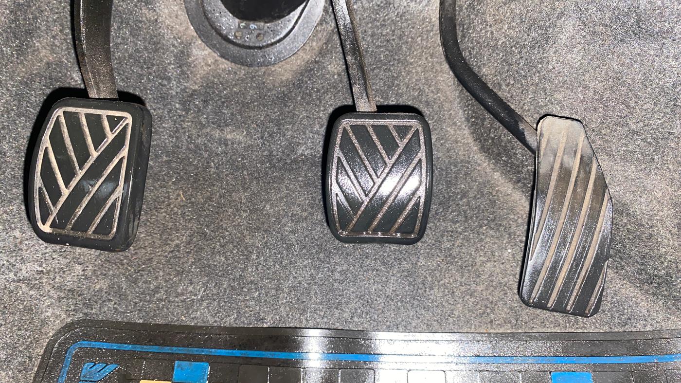 2015 Maruti Wagon R Stingray VXI, Petrol, Manual, 35,596 km, Pedals