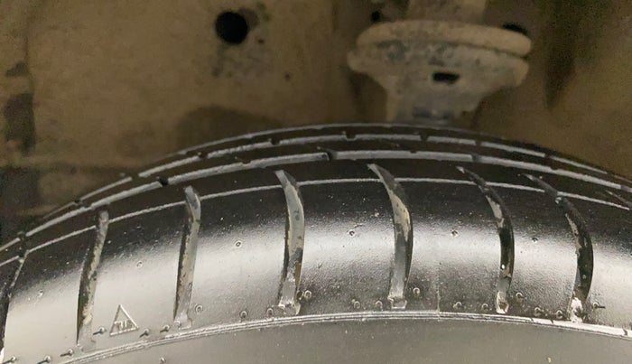 2015 Maruti Wagon R Stingray VXI, Petrol, Manual, 35,596 km, Left Front Tyre Tread