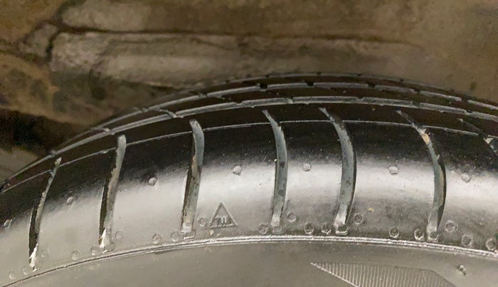 2015 Maruti Wagon R Stingray VXI, Petrol, Manual, 35,596 km, Left Rear Tyre Tread