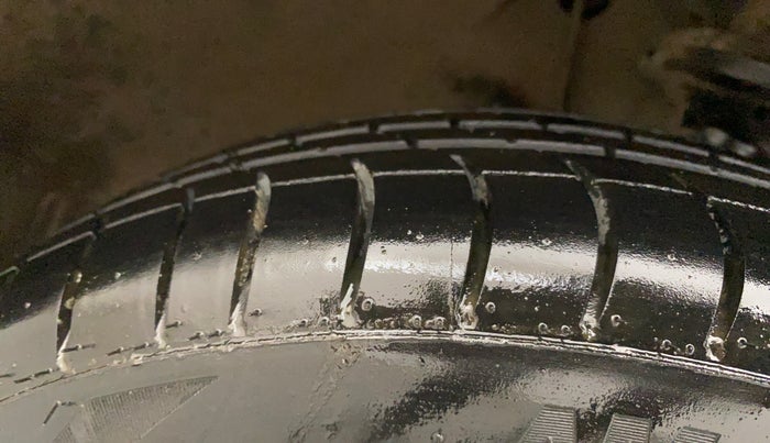 2015 Maruti Wagon R Stingray VXI, Petrol, Manual, 35,596 km, Right Front Tyre Tread