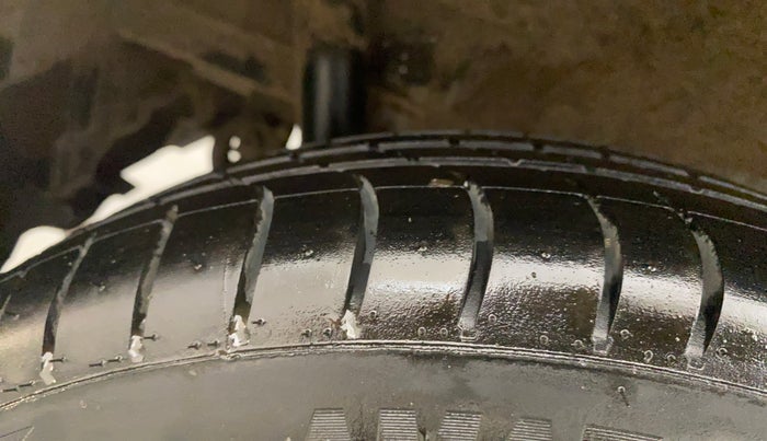 2015 Maruti Wagon R Stingray VXI, Petrol, Manual, 35,596 km, Right Rear Tyre Tread