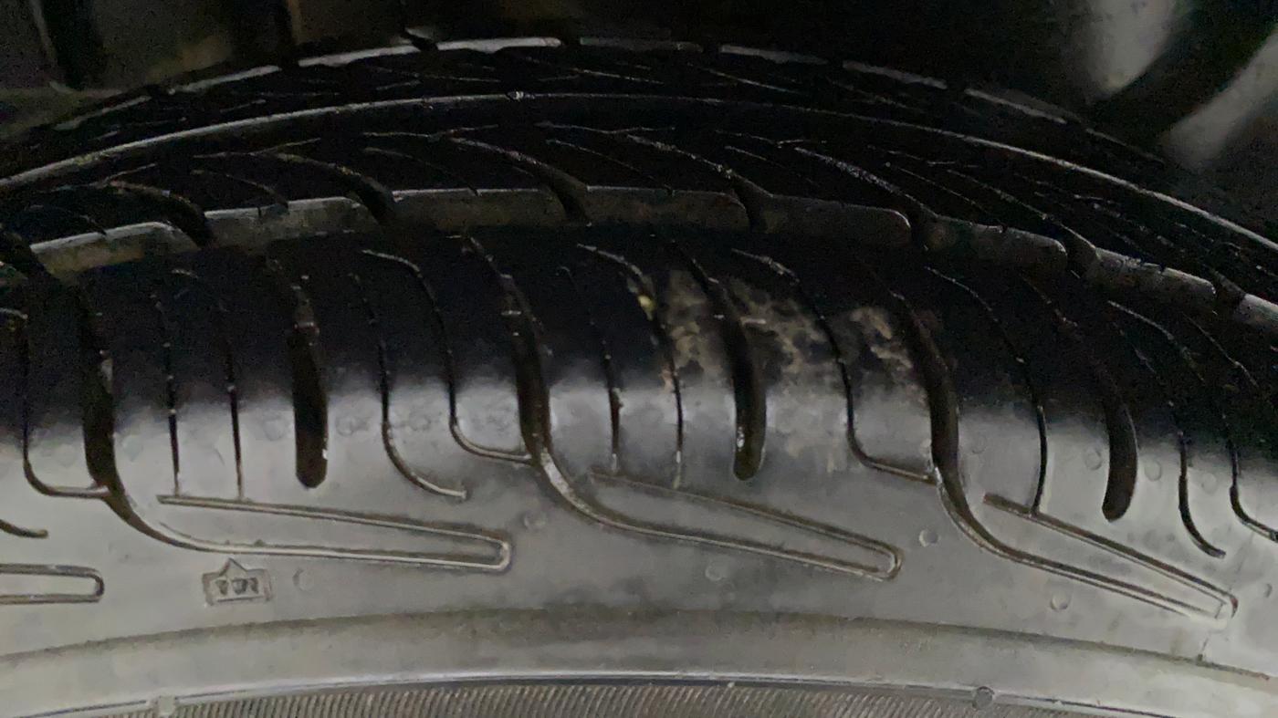 2014 Maruti Swift Dzire VDI, Diesel, Manual, 87,503 km, Right Rear Tyre Tread