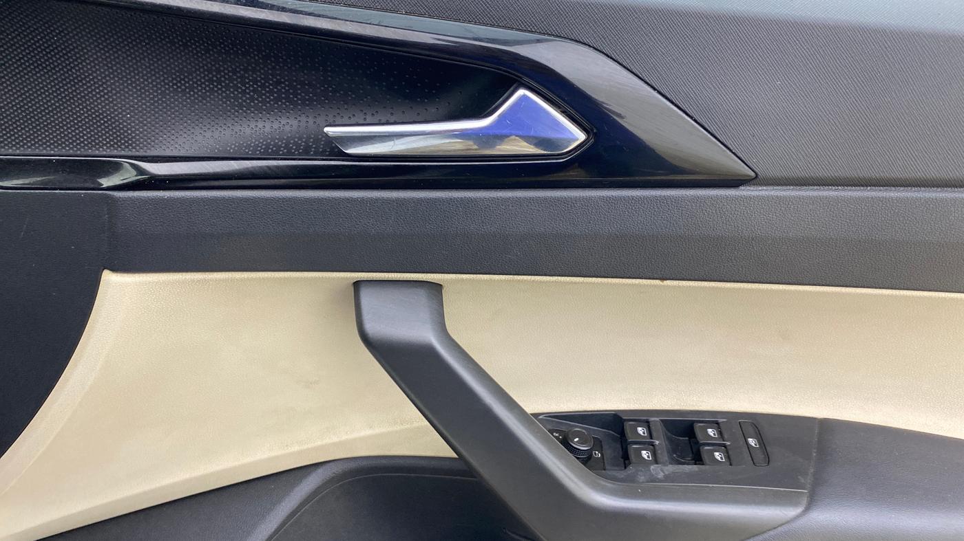 2022 Skoda SLAVIA STYLE 1.0L TSI AT, Petrol, Automatic, 69,082 km, Driver Side Door Panels Control