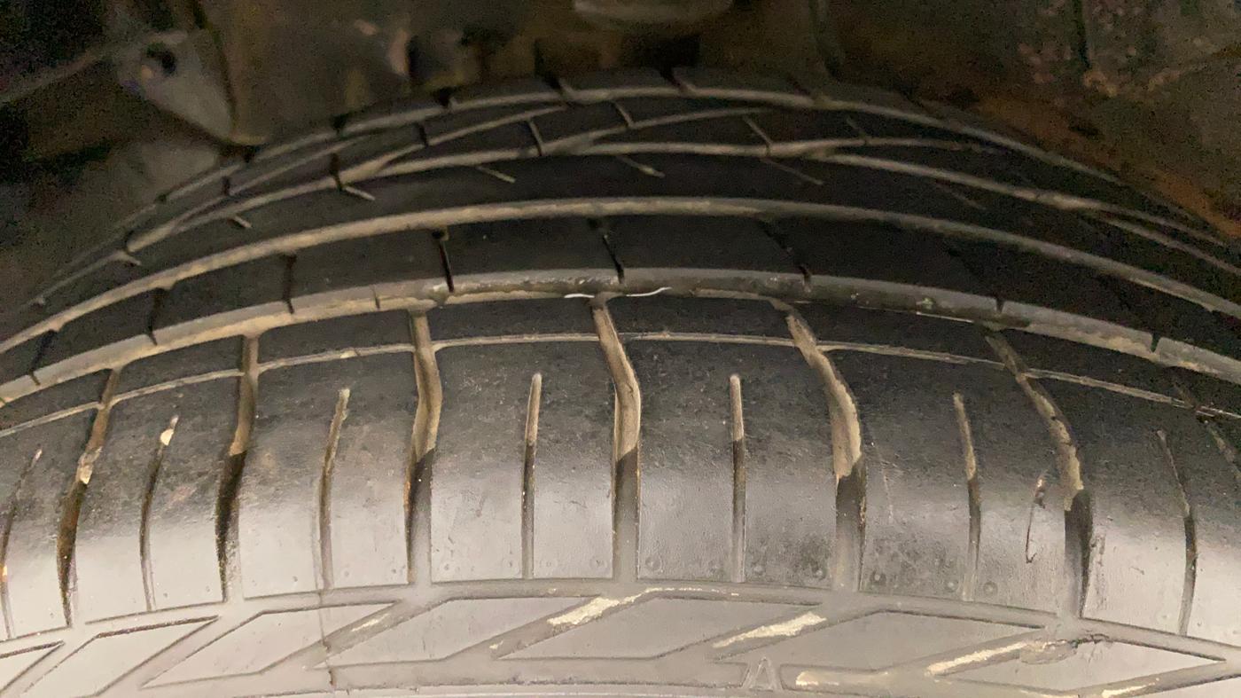 2018 Tata NEXON XZA PLUS DIESEL, Diesel, Automatic, 33,381 km, Right Rear Tyre Tread
