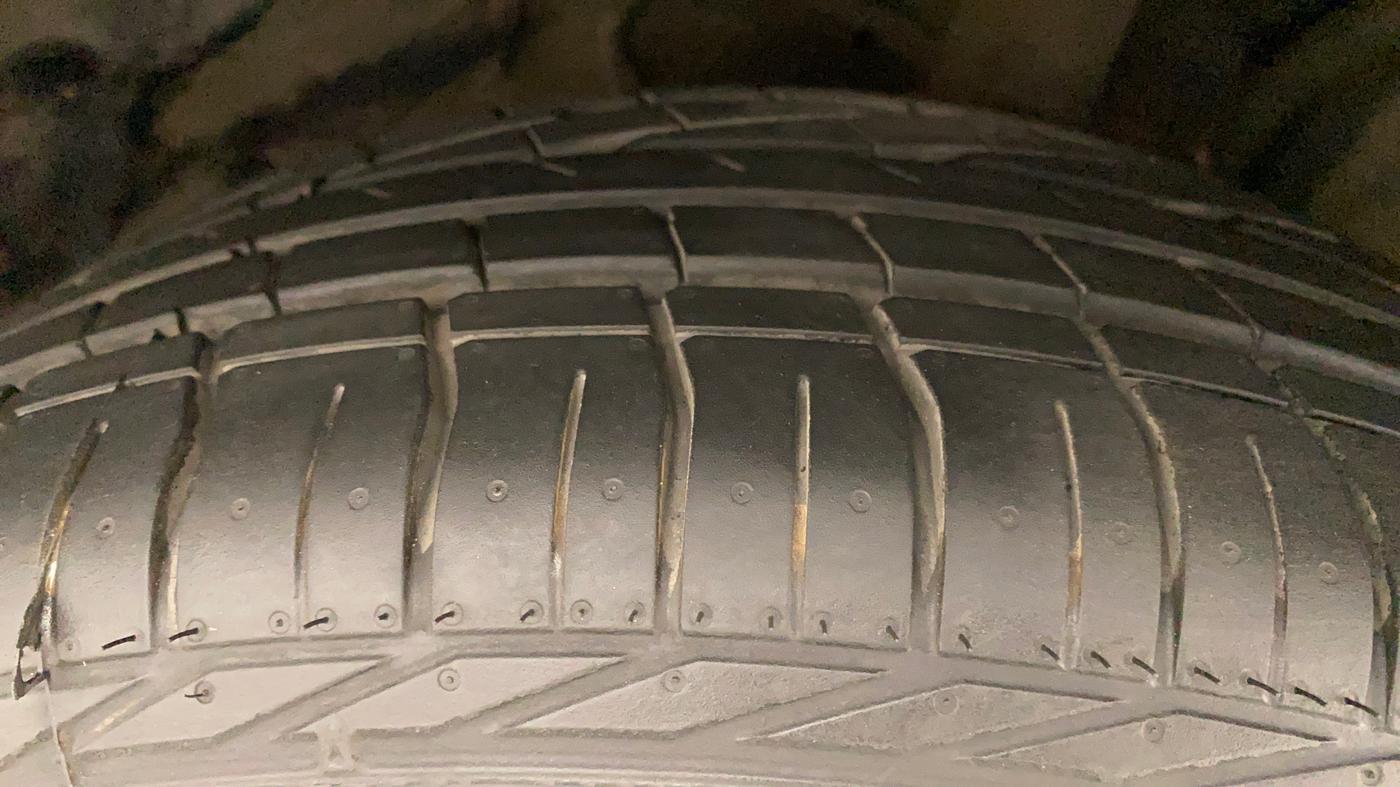 2018 Tata NEXON XZA PLUS DIESEL, Diesel, Automatic, 33,381 km, Right Front Tyre Tread