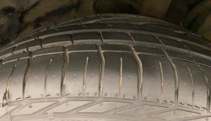 2018 Tata NEXON XZA PLUS DIESEL, Diesel, Automatic, 33,381 km, Right Front Tyre Tread