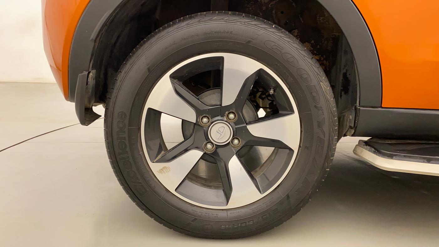 2018 Tata NEXON XZA PLUS DIESEL, Diesel, Automatic, 33,381 km, Right Rear Wheel