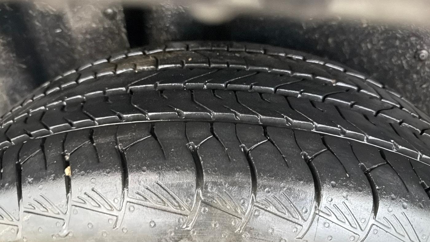 2024 MG HECTOR PLUS SHARP PRO 1.5 TURBO MT 7 STR, Petrol, Manual, 13,842 km, Right Rear Tyre Tread