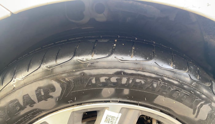 2023 Hyundai Verna SX 1.5 VTVT, Petrol, Manual, 8,525 km, Left Front Tyre Tread