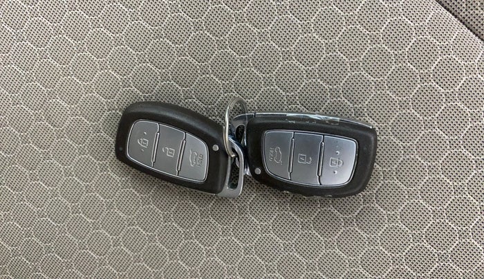 2017 Hyundai Elite i20 ASTA 1.2 (O), Petrol, Manual, 1,16,661 km, Key Close Up