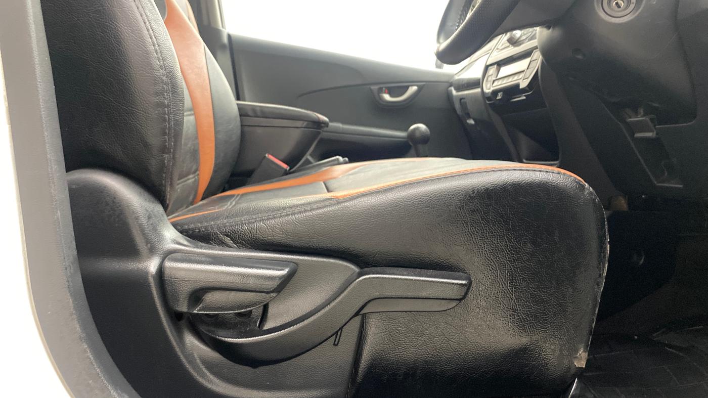 2019 Honda BR-V 1.5L I-VTEC S, Petrol, Manual, 84,523 km, Driver Side Adjustment Panel