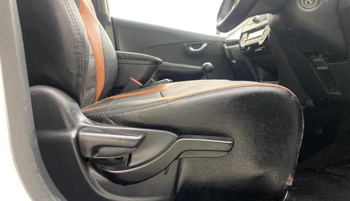 2019 Honda BR-V 1.5L I-VTEC S, Petrol, Manual, 84,523 km, Driver Side Adjustment Panel