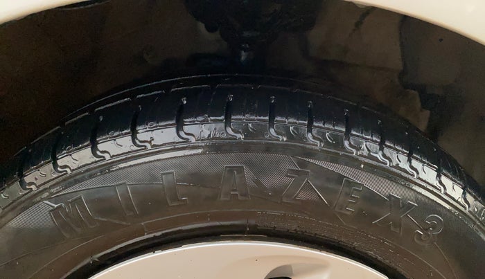 2017 Maruti Celerio ZXI, CNG, Manual, 87,265 km, Right Front Tyre Tread