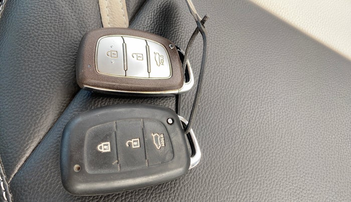 2014 Hyundai Grand i10 SPORTZ 1.2 KAPPA VTVT, Petrol, Manual, 40,871 km, Key Close Up