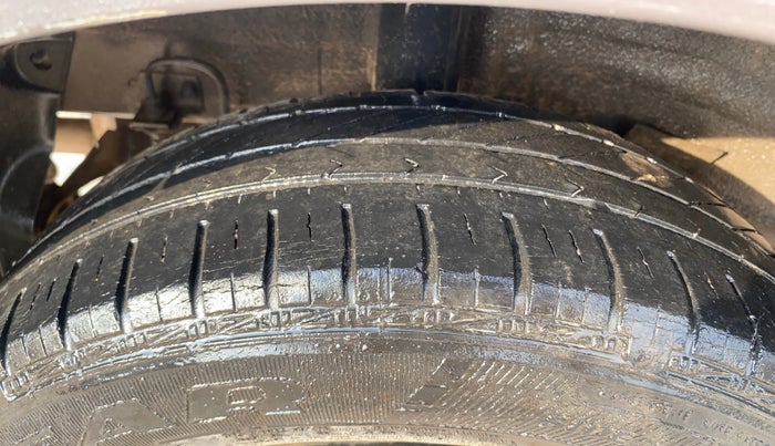 2014 Hyundai Grand i10 SPORTZ 1.2 KAPPA VTVT, Petrol, Manual, 40,871 km, Right Rear Tyre Tread