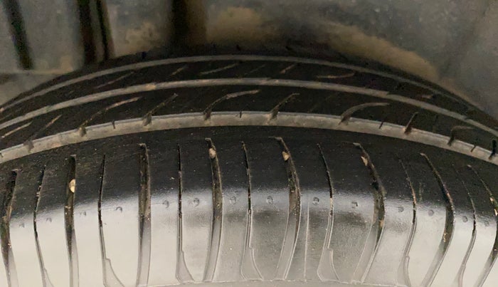 2014 Maruti Swift Dzire VDI, Diesel, Manual, 62,298 km, Right Rear Tyre Tread