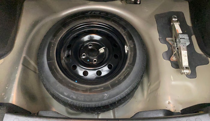 2014 Maruti Swift Dzire VDI, Diesel, Manual, 62,298 km, Dicky (Boot door) - Tool missing