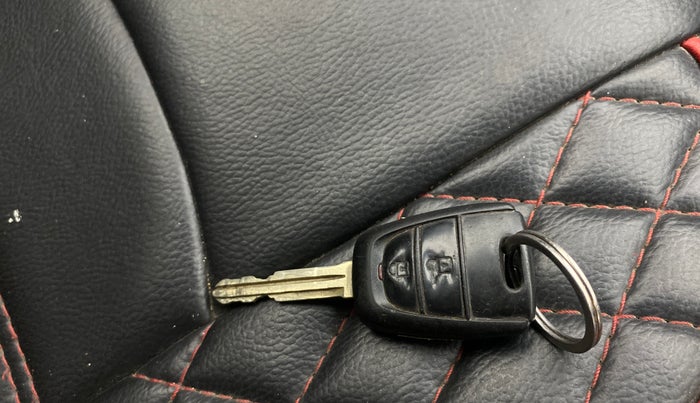 2016 Hyundai Grand i10 MAGNA 1.1 CRDI, Diesel, Manual, 94,677 km, Key Close Up