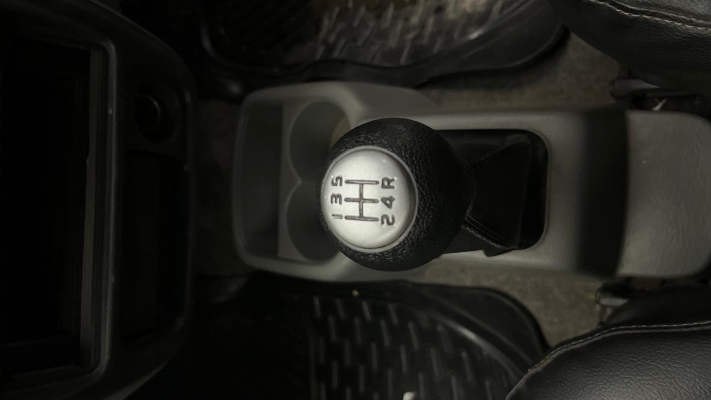 2014 Maruti Alto K10 VXI, Petrol, Manual, 1,02,791 km, Gear Lever