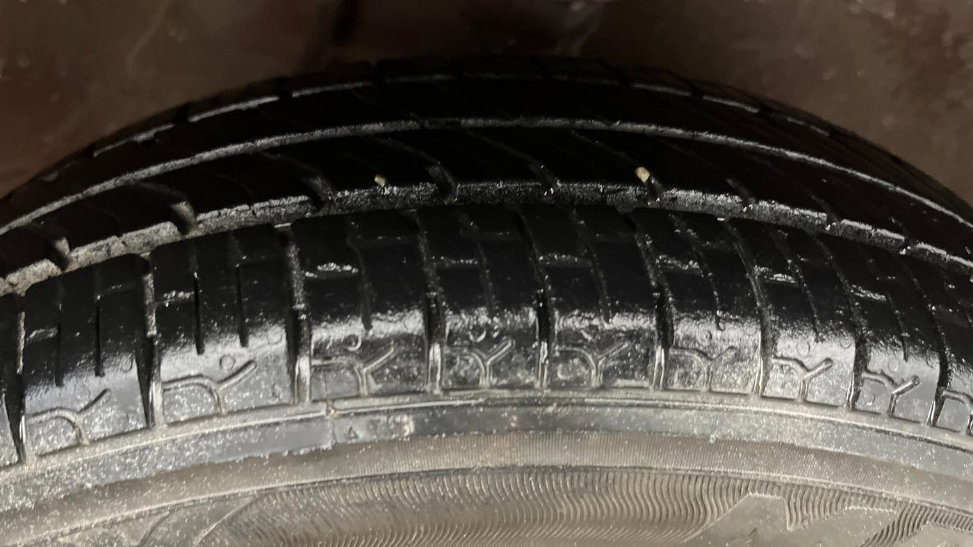 2014 Maruti Alto K10 VXI, Petrol, Manual, 1,02,791 km, Right Front Tyre Tread