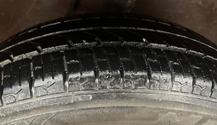 2014 Maruti Alto K10 VXI, Petrol, Manual, 1,02,791 km, Right Front Tyre Tread