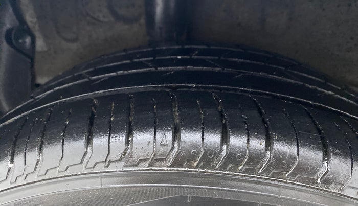 2020 Hyundai NEW I20 SPORTZ 1.5 MT, Diesel, Manual, 35,792 km, Right Rear Tyre Tread