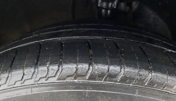 2020 Hyundai NEW I20 SPORTZ 1.5 MT, Diesel, Manual, 35,792 km, Right Front Tyre Tread