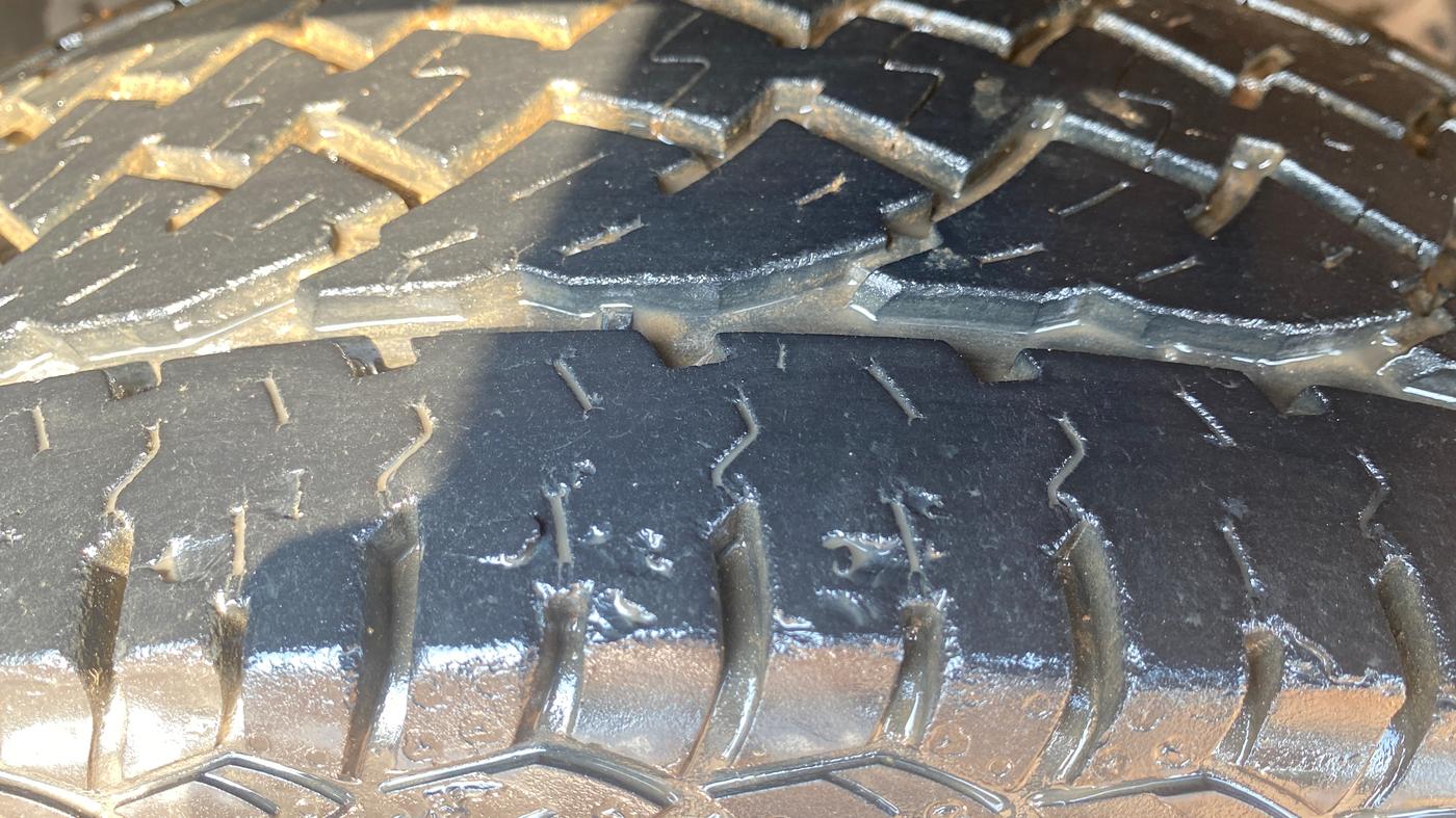2014 Renault Duster RXE PETROL, Petrol, Manual, 1,47,587 km, Right Front Tyre Tread