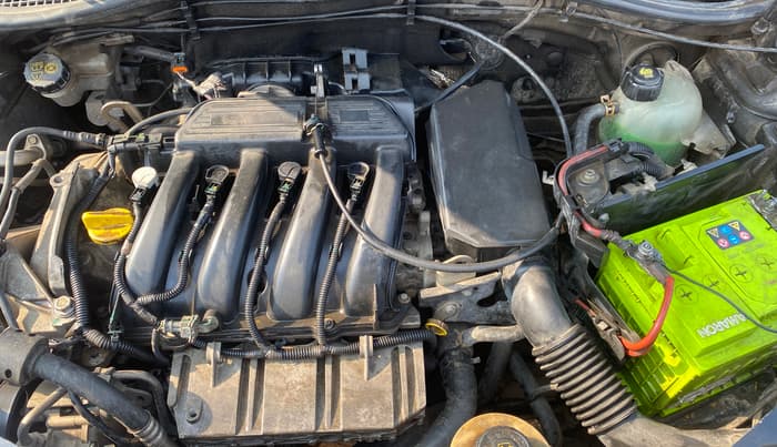 2014 Renault Duster RXE PETROL, Petrol, Manual, 1,47,587 km, Engine View
