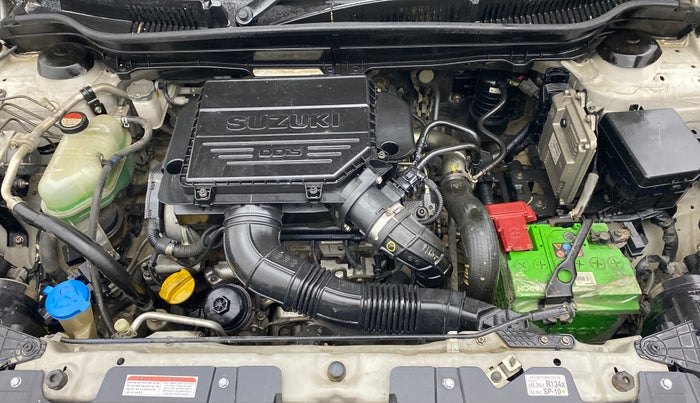 2016 Maruti Vitara Brezza VDI OPT, Diesel, Manual, 1,10,954 km, Engine Bonet View