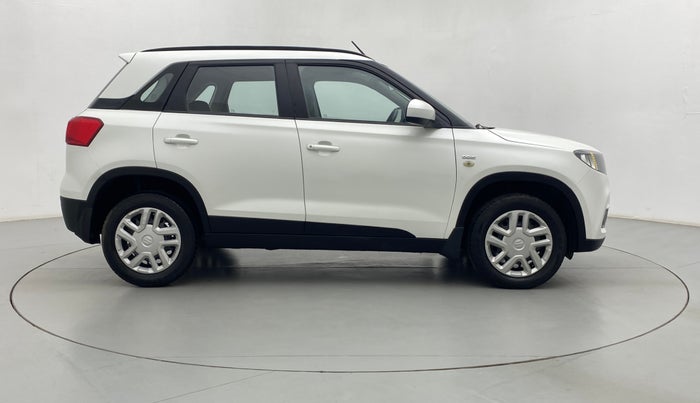 2016 Maruti Vitara Brezza VDI OPT, Diesel, Manual, 1,10,954 km, Right Side View