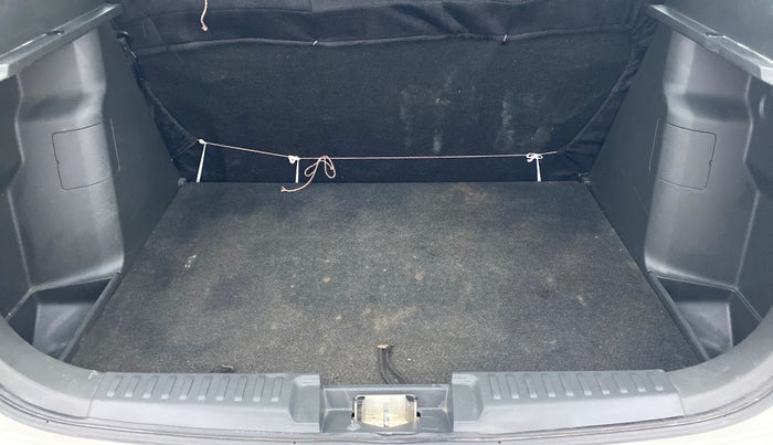 2016 Maruti Vitara Brezza VDI OPT, Diesel, Manual, 1,10,954 km, Boot Inside View