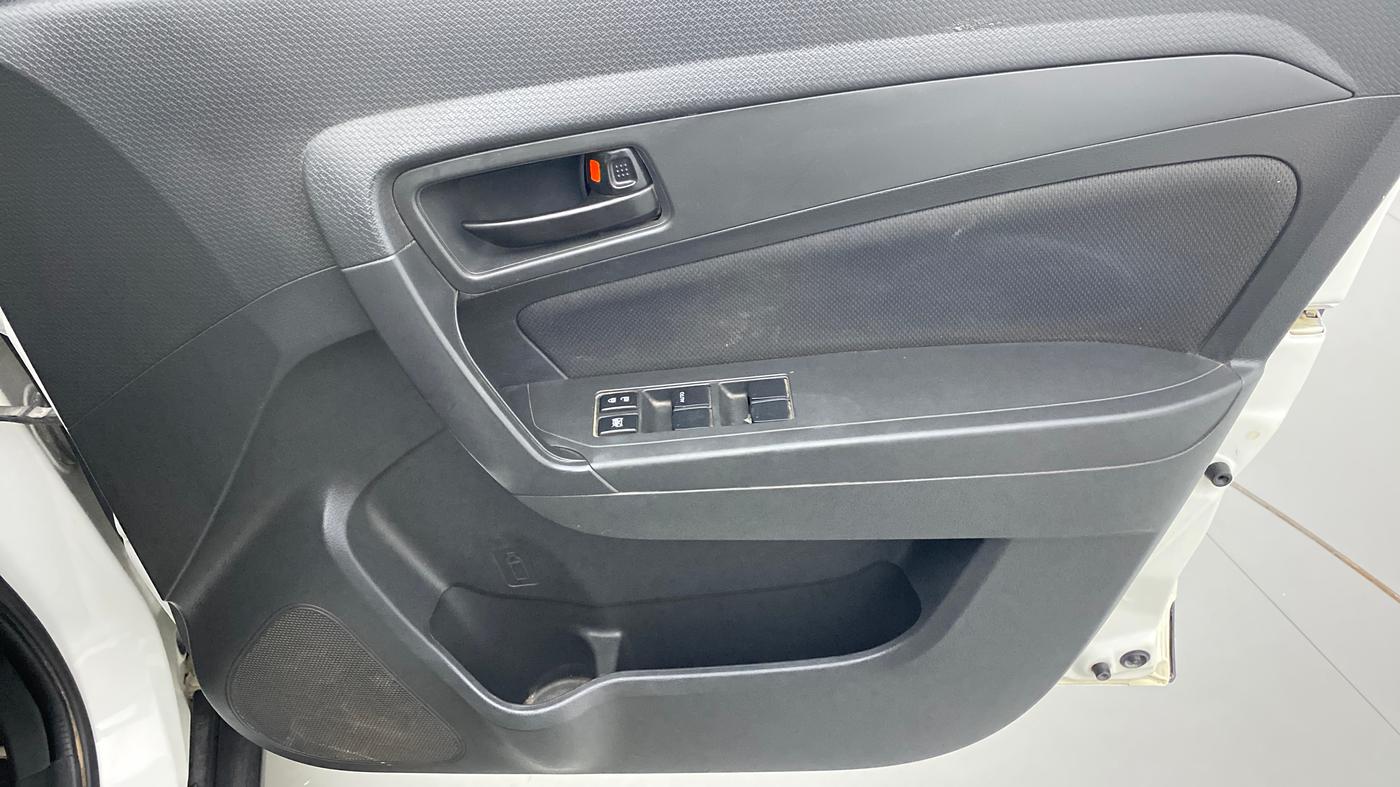 2016 Maruti Vitara Brezza VDI OPT, Diesel, Manual, 1,10,954 km, Driver Side Door Panels Controls