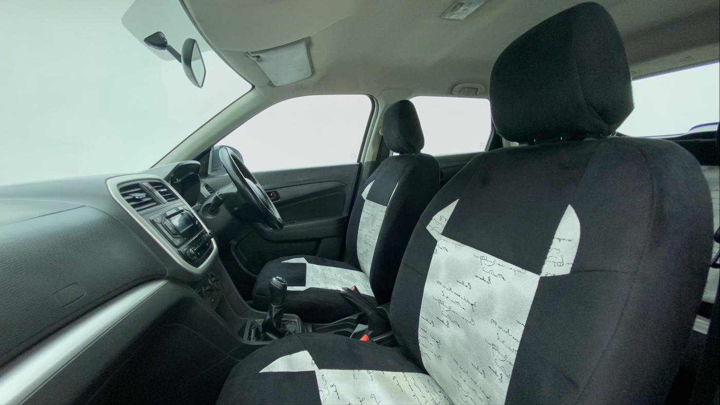 2016 Maruti Vitara Brezza VDI OPT, Diesel, Manual, 1,10,954 km, Right Side Front Door Cabin View