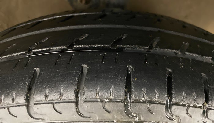 2012 Maruti A Star VXI, Petrol, Manual, 78,076 km, Right Front Tyre Tread