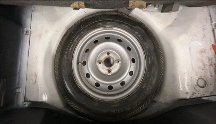 2017 Maruti Swift LXI (O), Petrol, Manual, 73,534 km, Spare Tyre