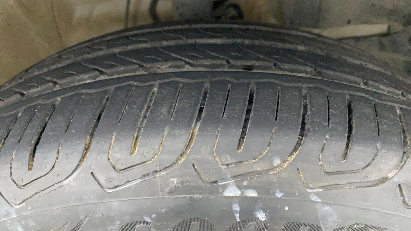 2015 Honda Jazz 1.2 V AT, Petrol, Automatic, 39,914 km, Right Front Tyre Tread