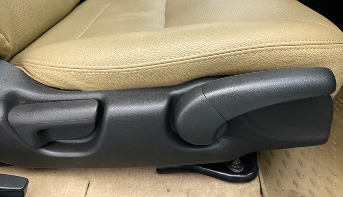 2016 Honda City V MT PETROL, Petrol, Manual, 44,618 km, Driver Side Adjustment Panel
