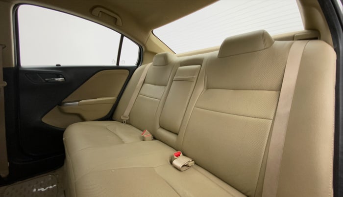 2016 Honda City V MT PETROL, Petrol, Manual, 44,618 km, Right Side Rear Door Cabin