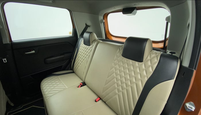 2019 Maruti New Wagon-R VXI 1.2L, Petrol, Manual, 41,292 km, Right Side Rear Door Cabin