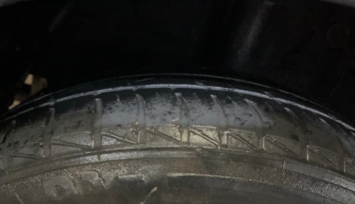2018 Hyundai Grand i10 SPORTZ 1.2 KAPPA VTVT, CNG, Manual, 67,360 km, Right Rear Tyre Tread